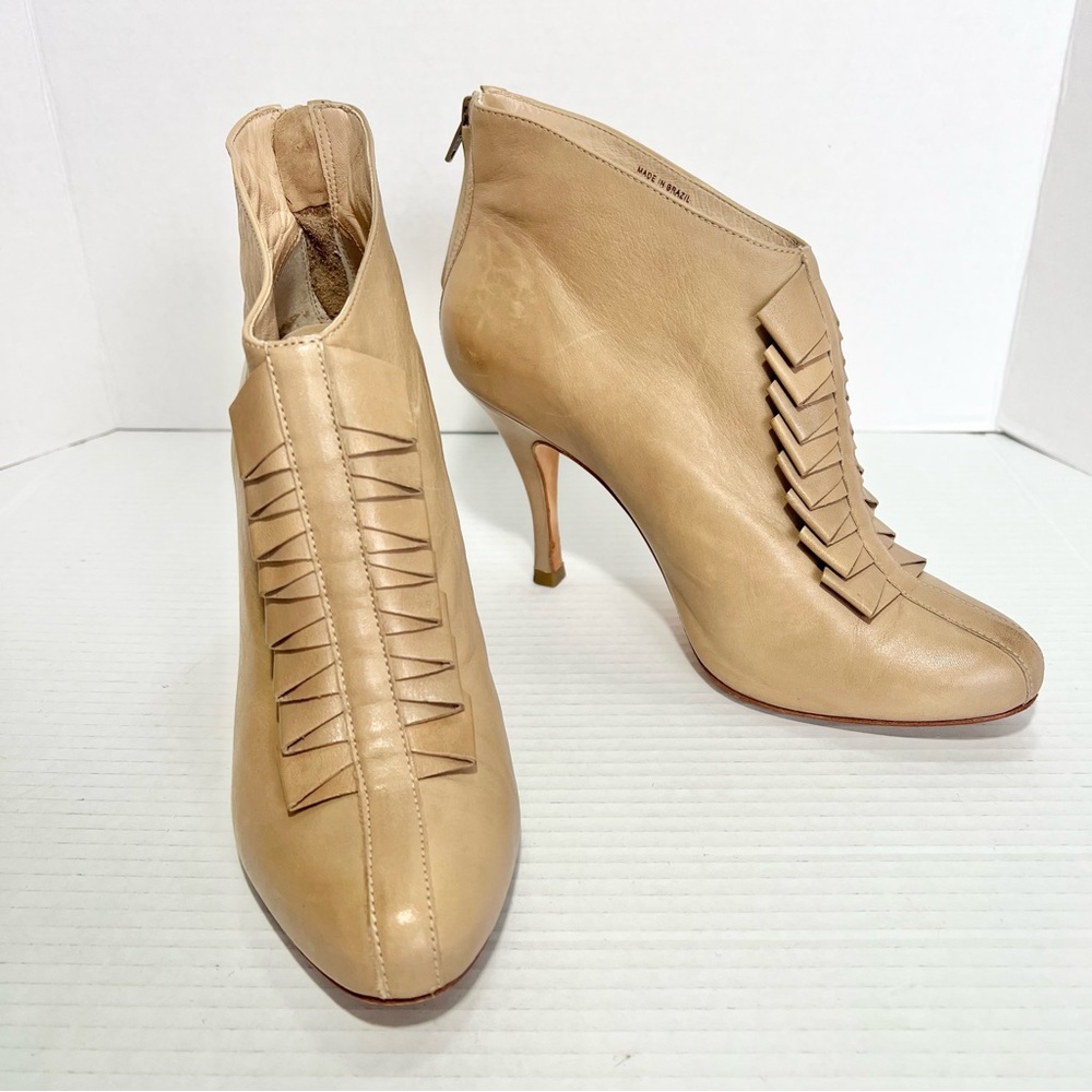 Pour La Victoire Beige Leather Ankle Booties 9 Romantic Victorian Regency Ruffle